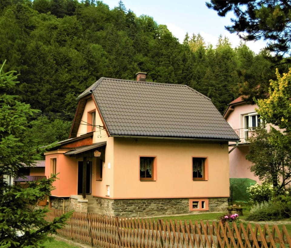 Chata u hajného House in Lower Silesian Voivodeship
