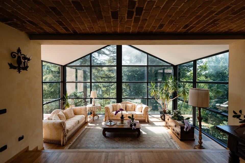 Communal lounge/ TV room