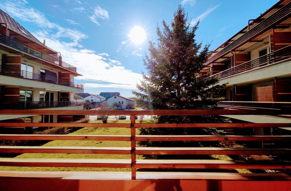Neighbourhood, Balcony/Terrace