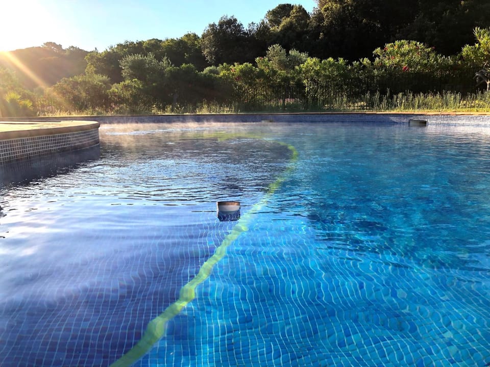 Swimming pool, Sunrise