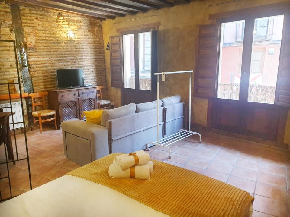TV and multimedia, Living room, Bedroom