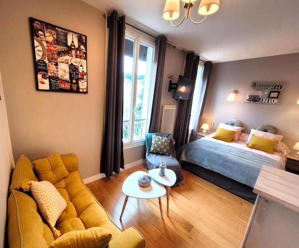 Living room, Bedroom