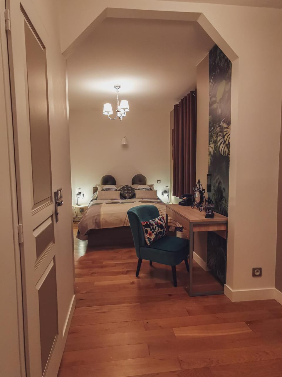 Bed, Photo of the whole room, Bedroom, hair dresser