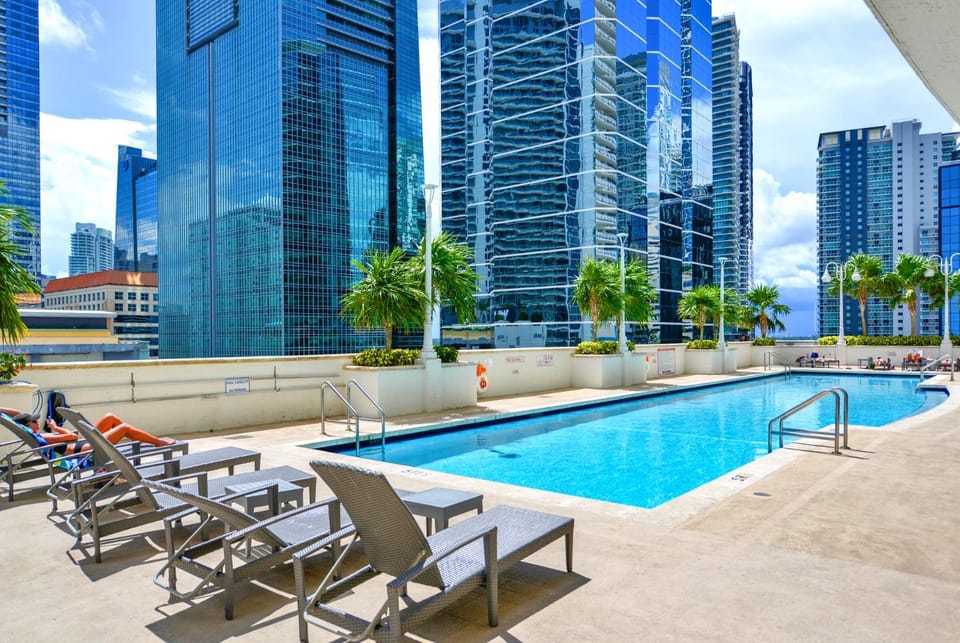 Property building, City view, Pool view, Swimming pool, sunbed