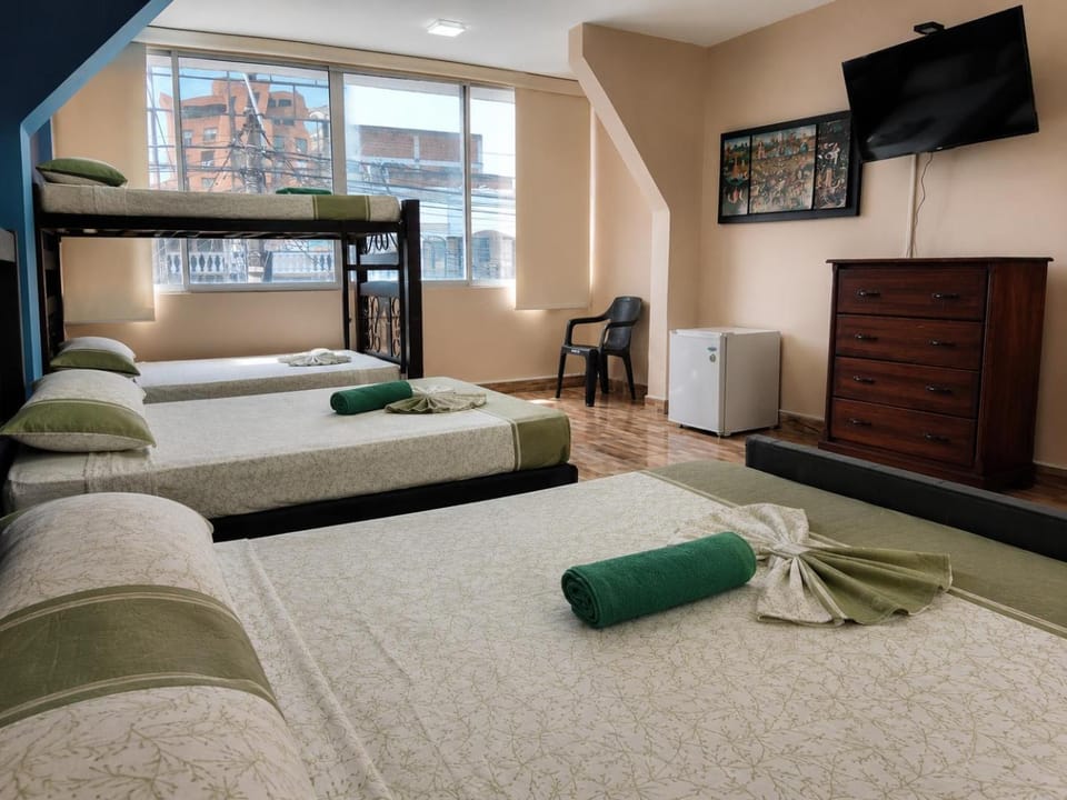 Hostal Avanza Bed and Breakfast in Cali