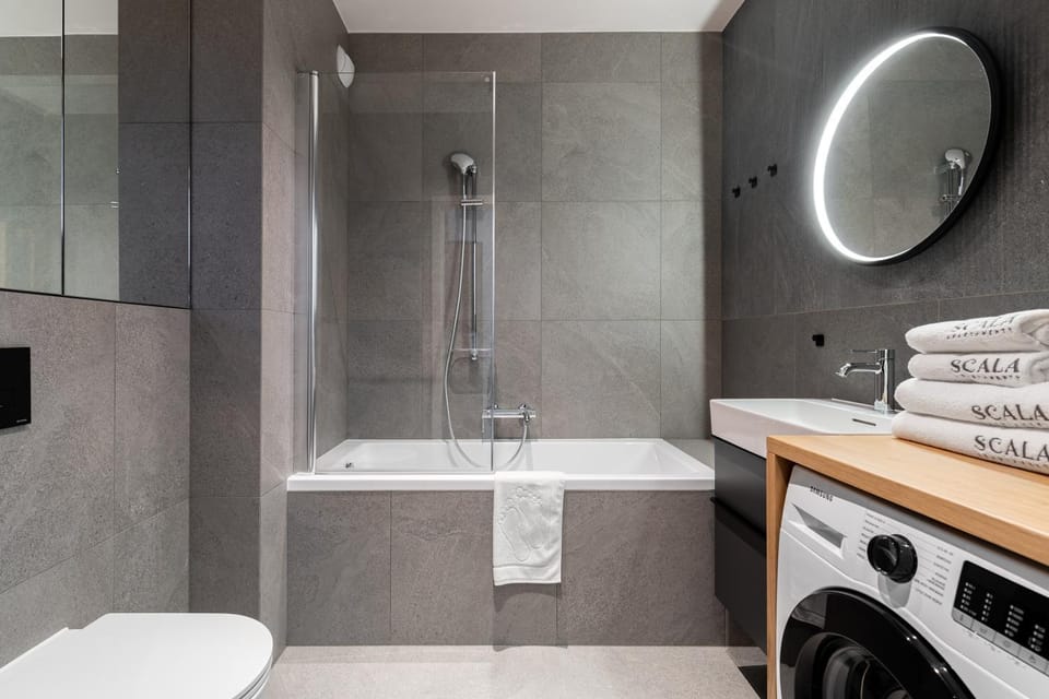 Shower, Bathroom, Bath, towels, washing machine