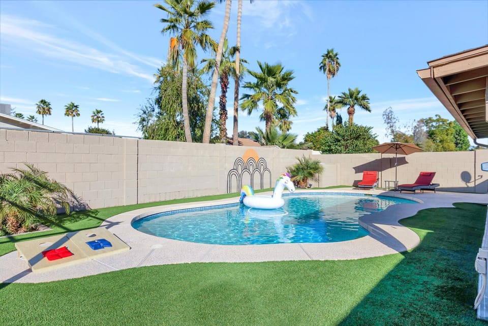 Swimming pool, Swimming pool