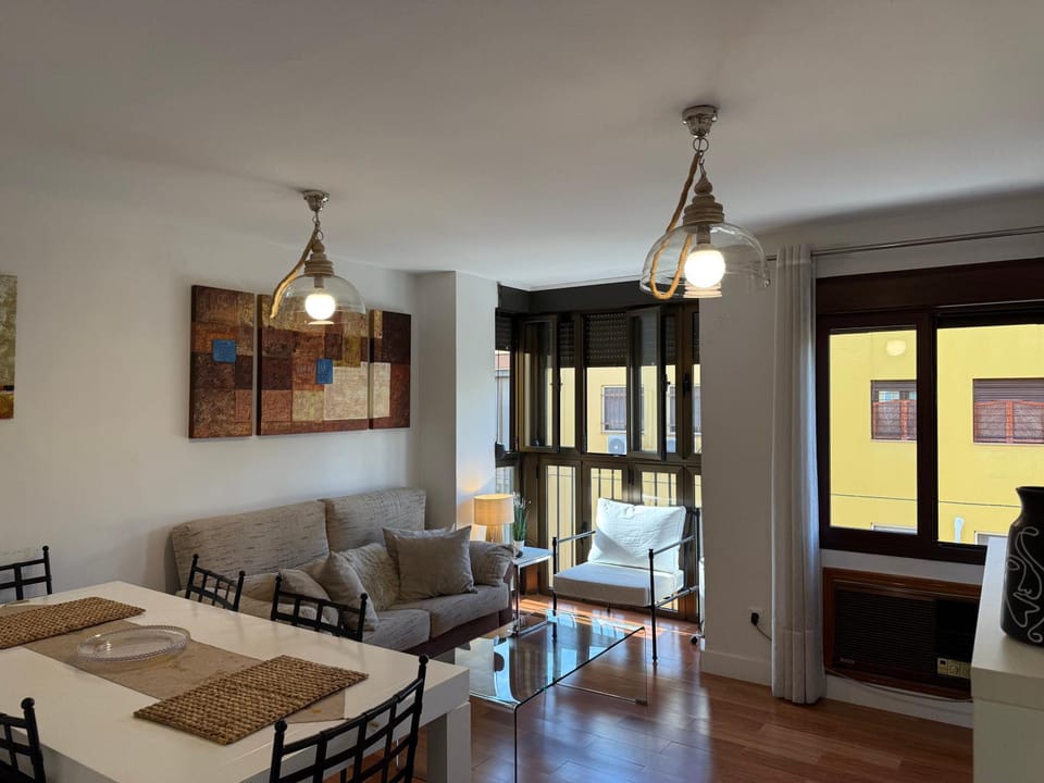 TV and multimedia, Living room, Dining area