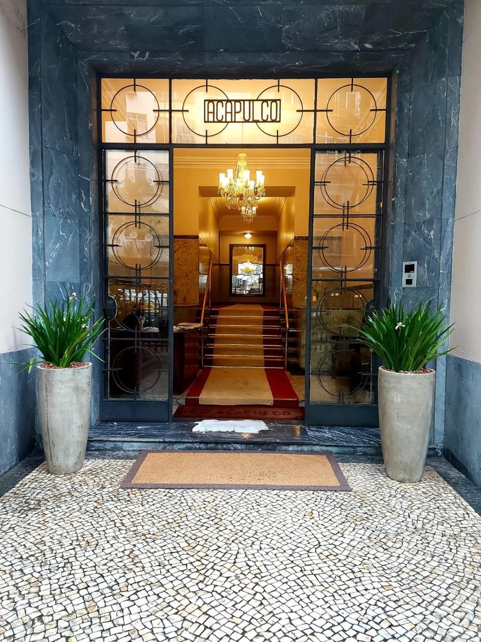 Facade/entrance
