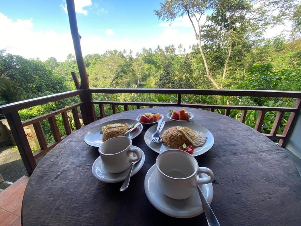 D'tepi Ubud House Villa in Tampaksiring
