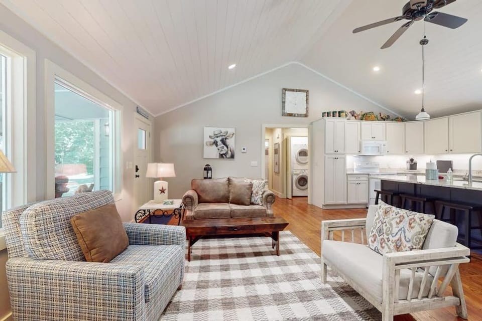 Cozy Pines House in Flat Rock