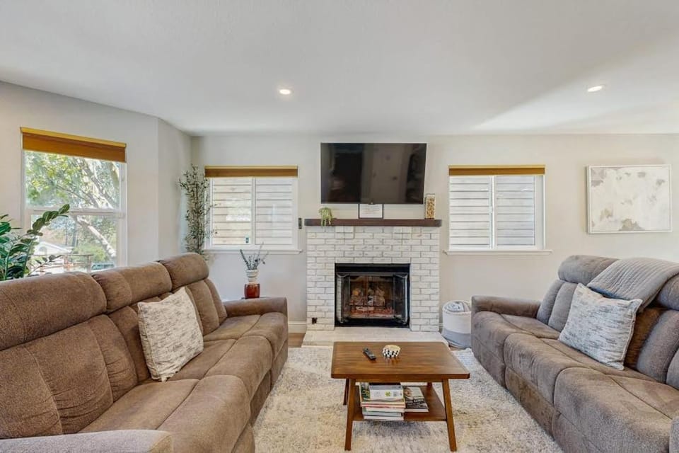 Wanderlust Cambria Seaside Village House in Cambria