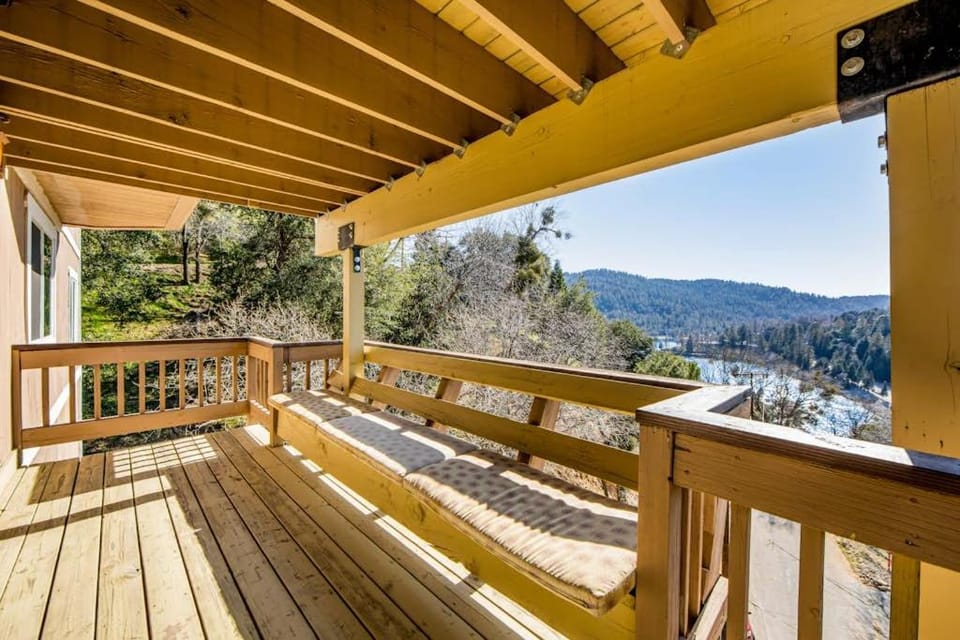 Gregory Getaway House in Crestline