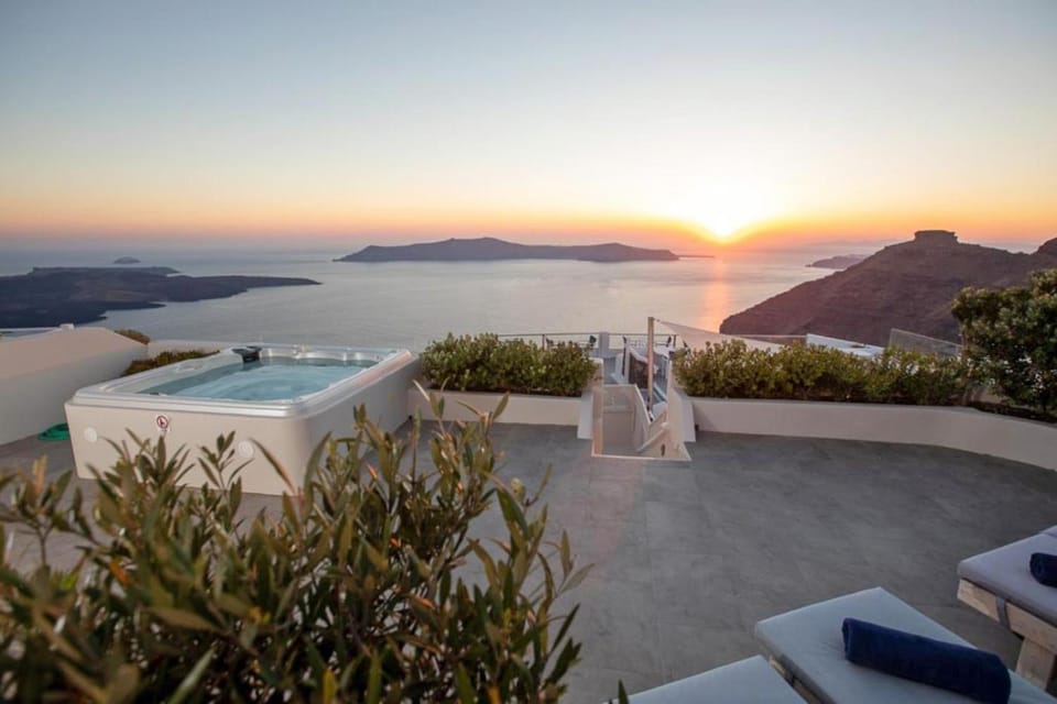 Nearby landmark, Natural landscape, Sea view, Sunset, sunbed