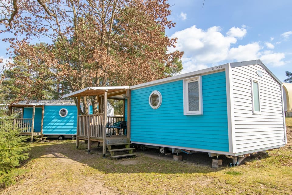 Property building, Facade/entrance, Balcony/Terrace