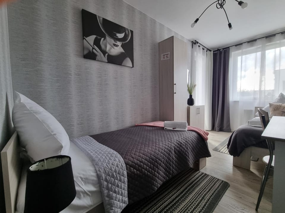Bed, Living room, Photo of the whole room, Bedroom