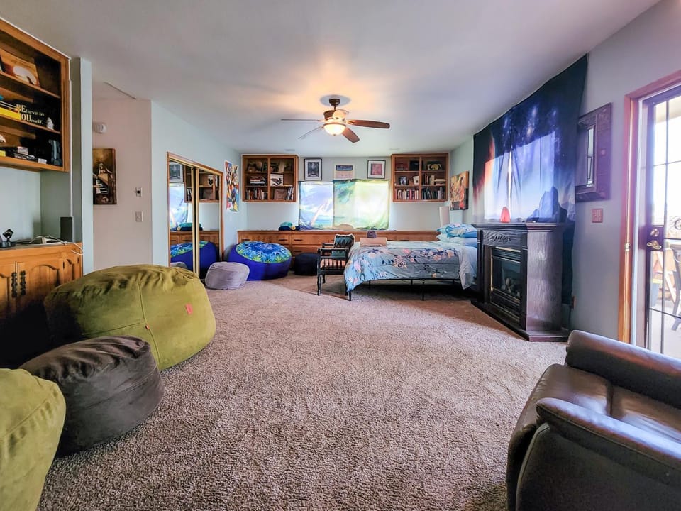 Lunar Eclipse on 4 acres w hot tub House in Yucca Valley
