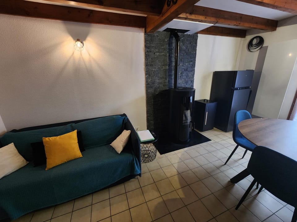 Property building, Living room, fireplace