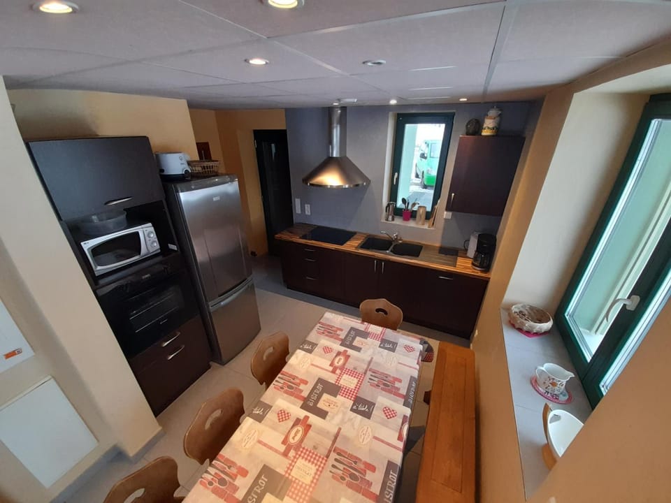 Kitchen or kitchenette, Photo of the whole room, minibar, pet friendly, stove