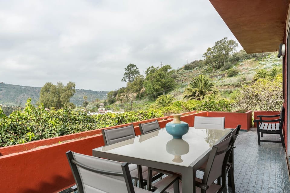 Property building, Balcony/Terrace, Living room