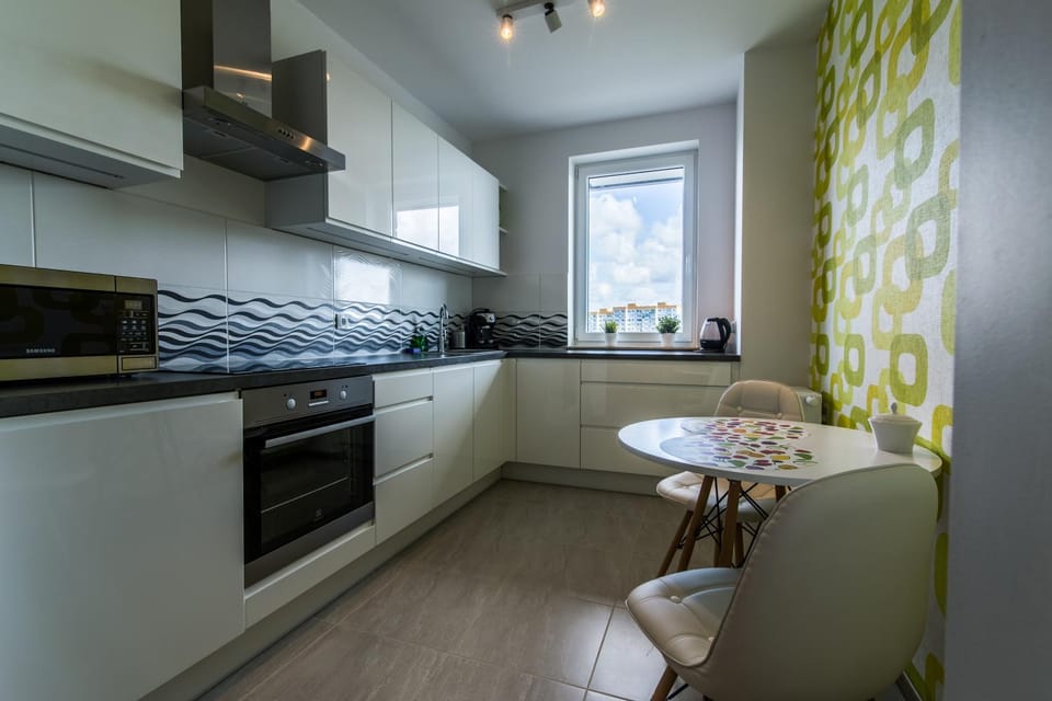 Kitchen or kitchenette, Dining area, dishwasher, pet friendly, stove