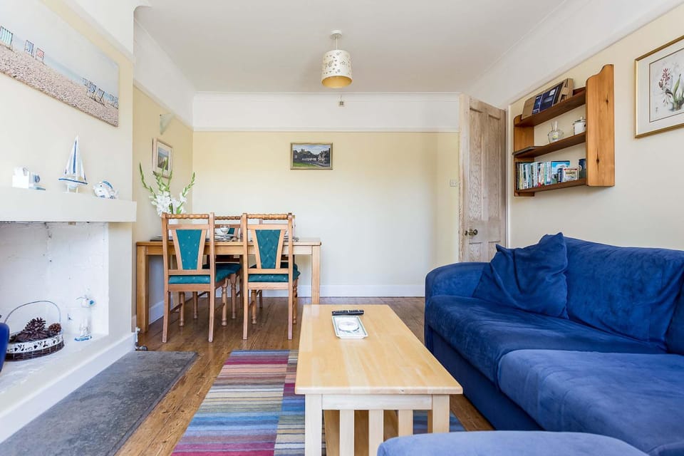 Woodstock - Short Drive to Sandbanks Beach House in Poole