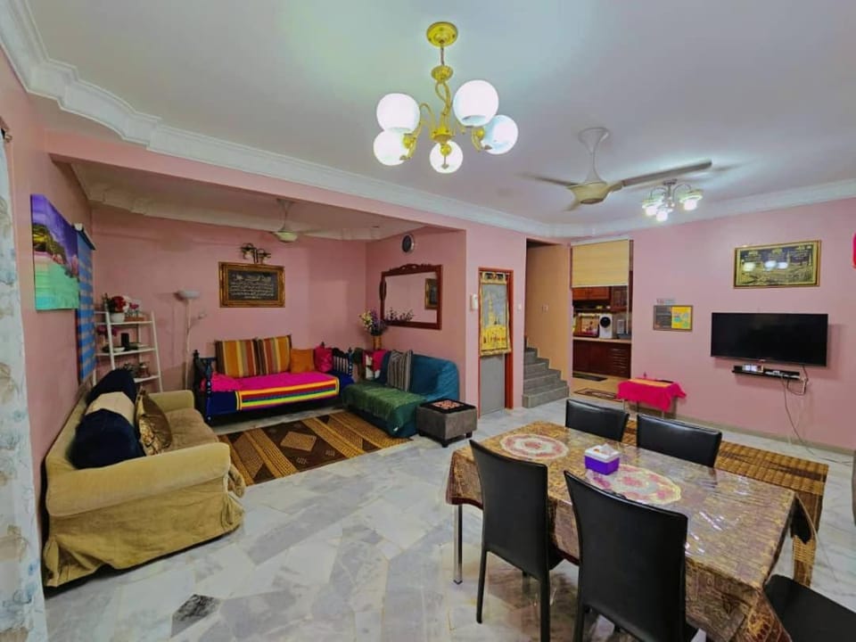 Homestay LaNik Saujana Utama 2 House in Selangor, Malaysia
