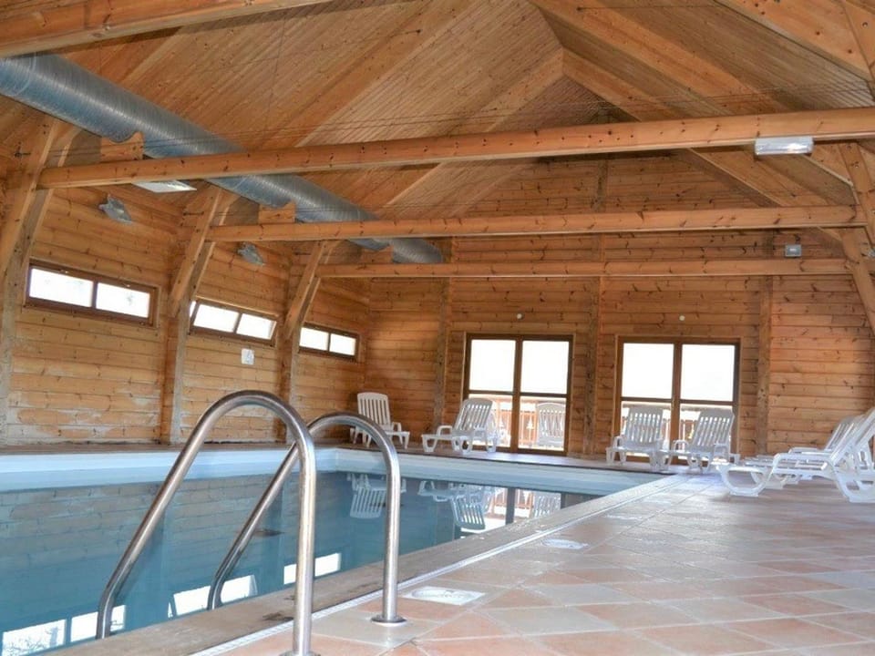 Chalet 5 pièces avec terrasse et parking - FR-1-504-624 Chalet in Provence-Alpes-Côte d'Azur