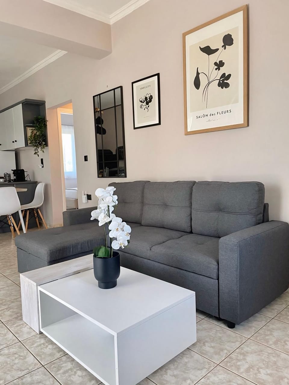 Living room, Seating area