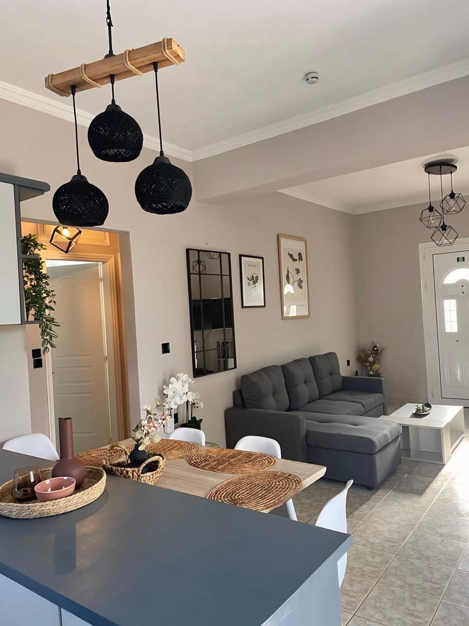Living room, Seating area