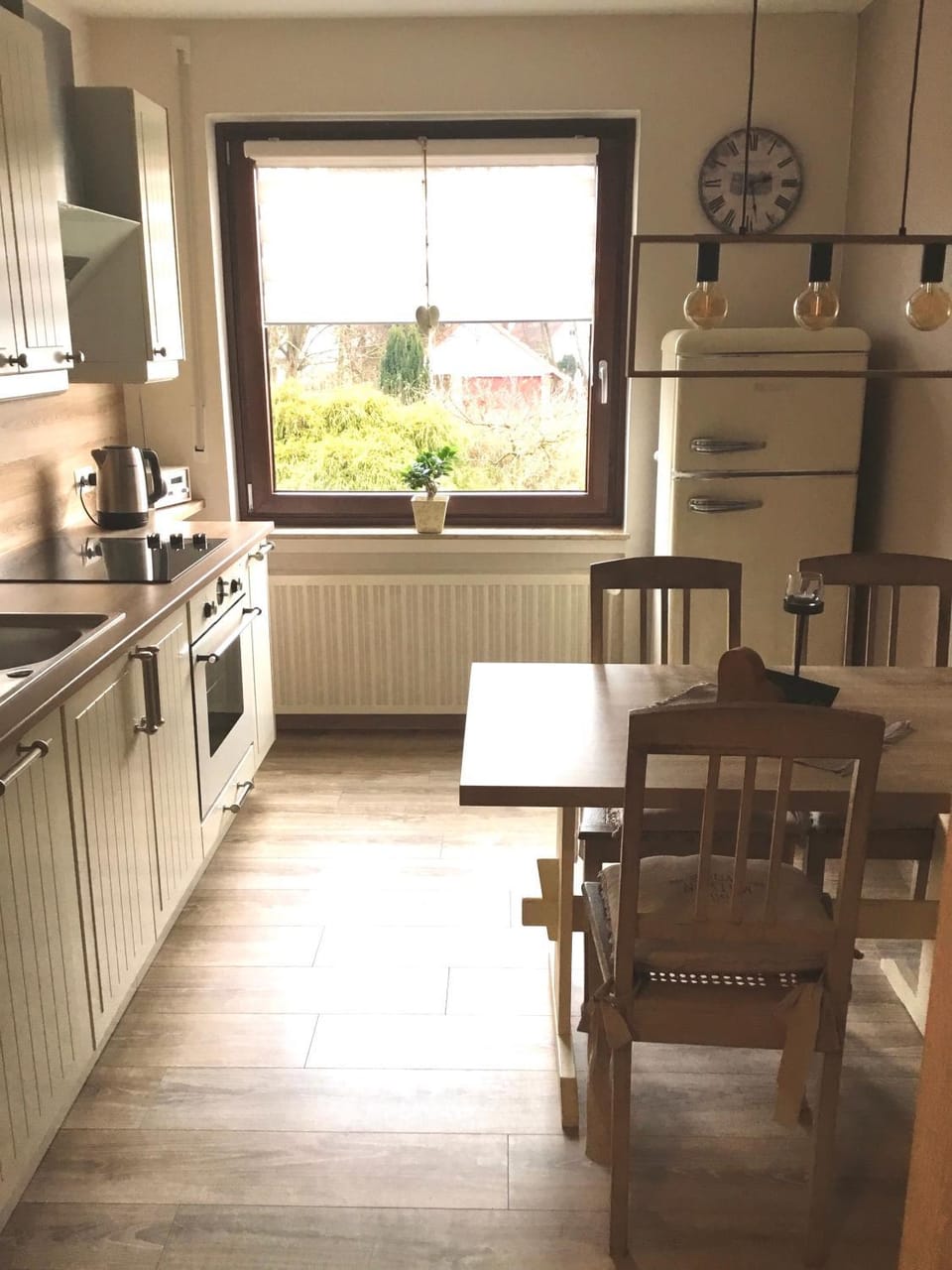 Property building, Kitchen or kitchenette, Living room