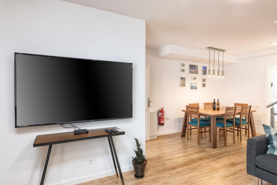 Living room, Lounge or bar