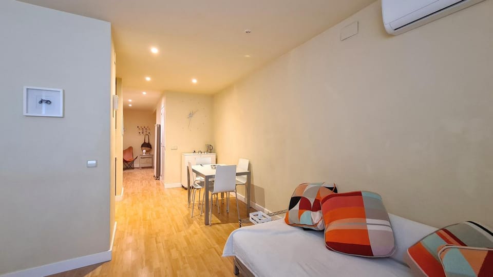 Living room, Dining area, air conditioner