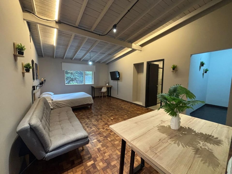 Apartaestudio amueblado en Poblado FRN106 By Roots Rentals Apartment in Envigado
