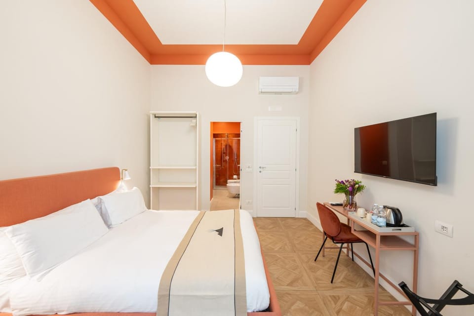 Bed, TV and multimedia, Bedroom, wardrobe