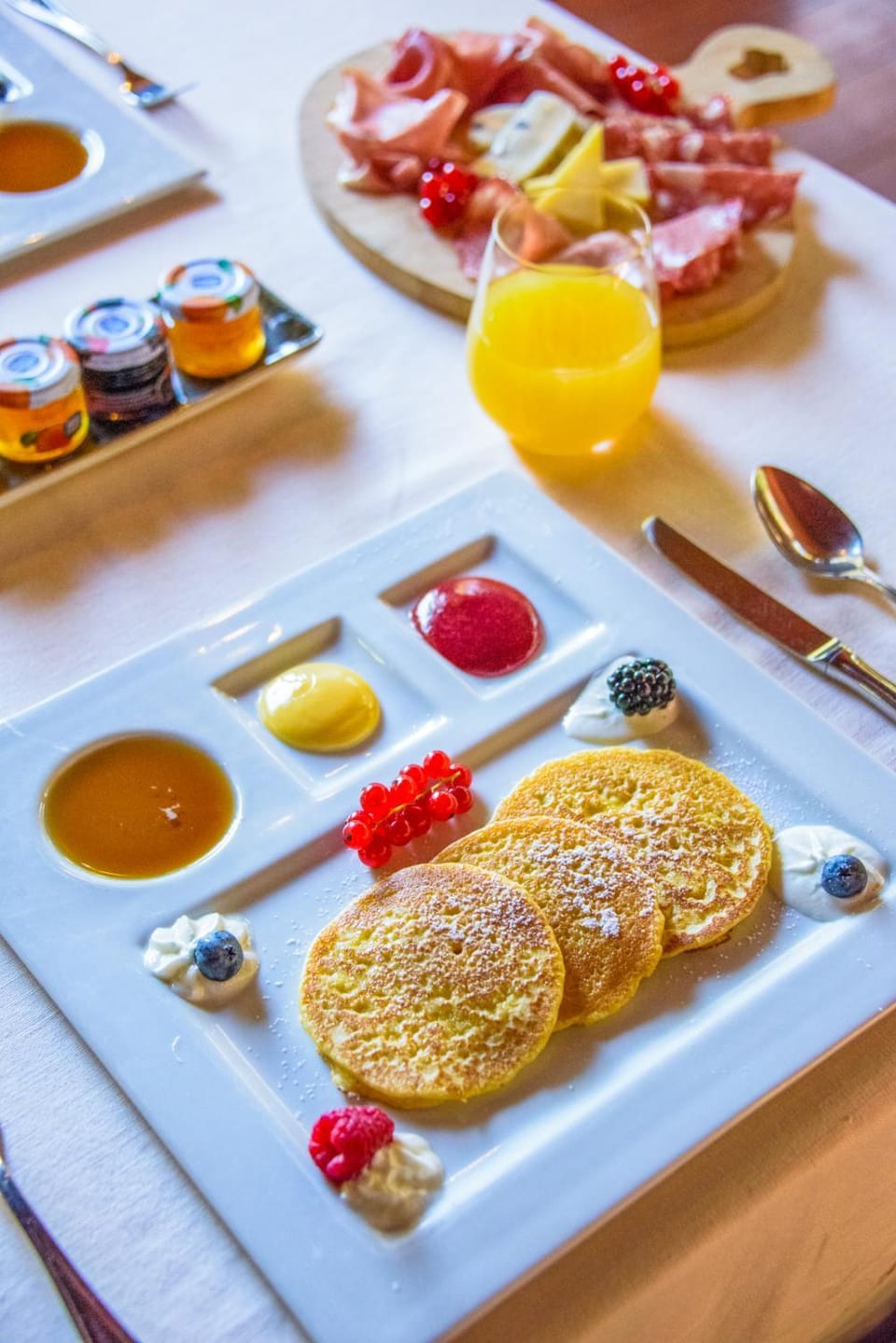 Food and drinks, Food, Breakfast, Continental breakfast