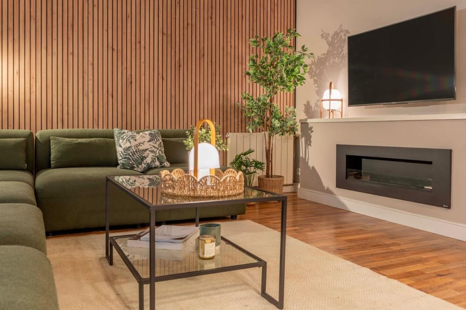 TV and multimedia, Living room, Seating area
