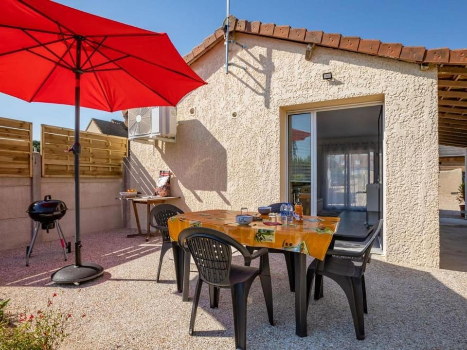 Gîte cosy en Normandie avec terrasse, climatisation, parking et animaux acceptés - FR-1-527-14 Apartment in Île-de-France
