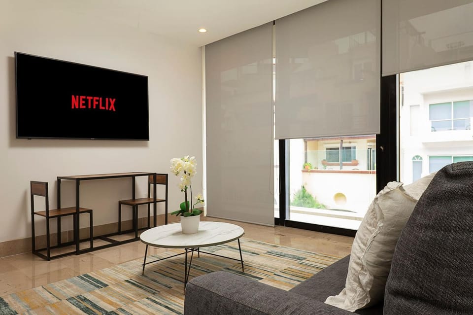 Communal lounge/ TV room, Living room