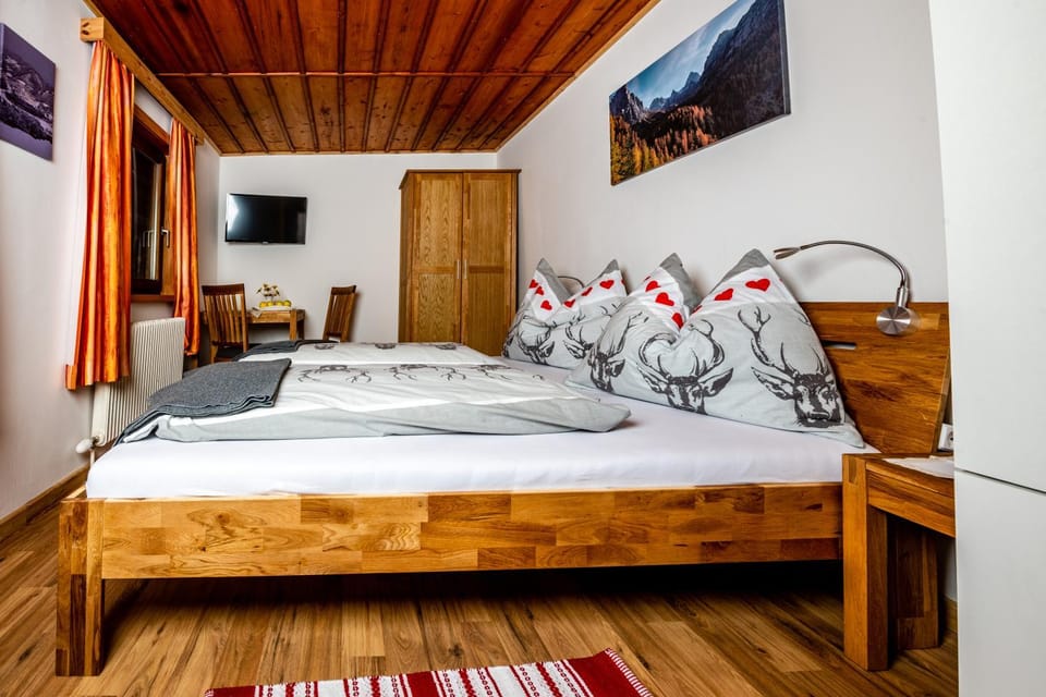 Bed, Photo of the whole room