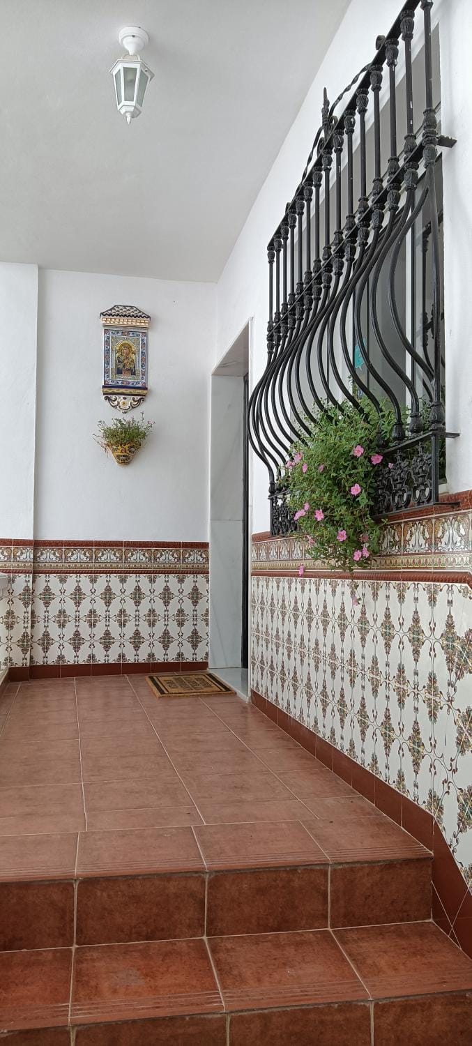 Facade/entrance, Internal: Not applicable to any particular room