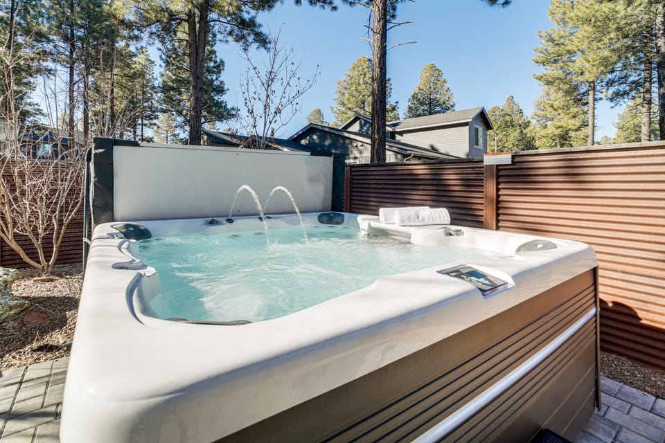 Modern Flagstaff Retreat w/ Fire Pit & EV Charger! House in Flagstaff
