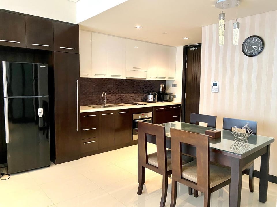 Dining area, pet friendly, kitchen