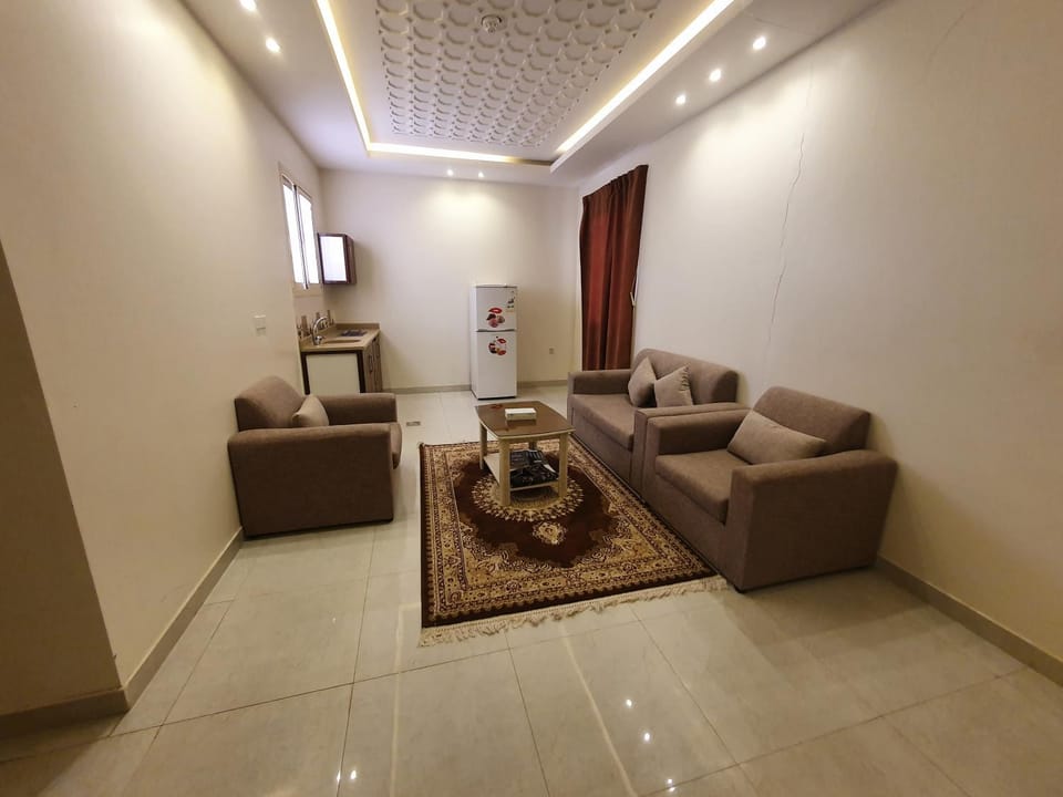 Kitchen or kitchenette, Living room, Seating area