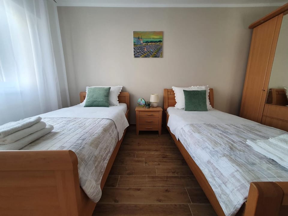 Apartments Marija Apartment in Okrug Gornji