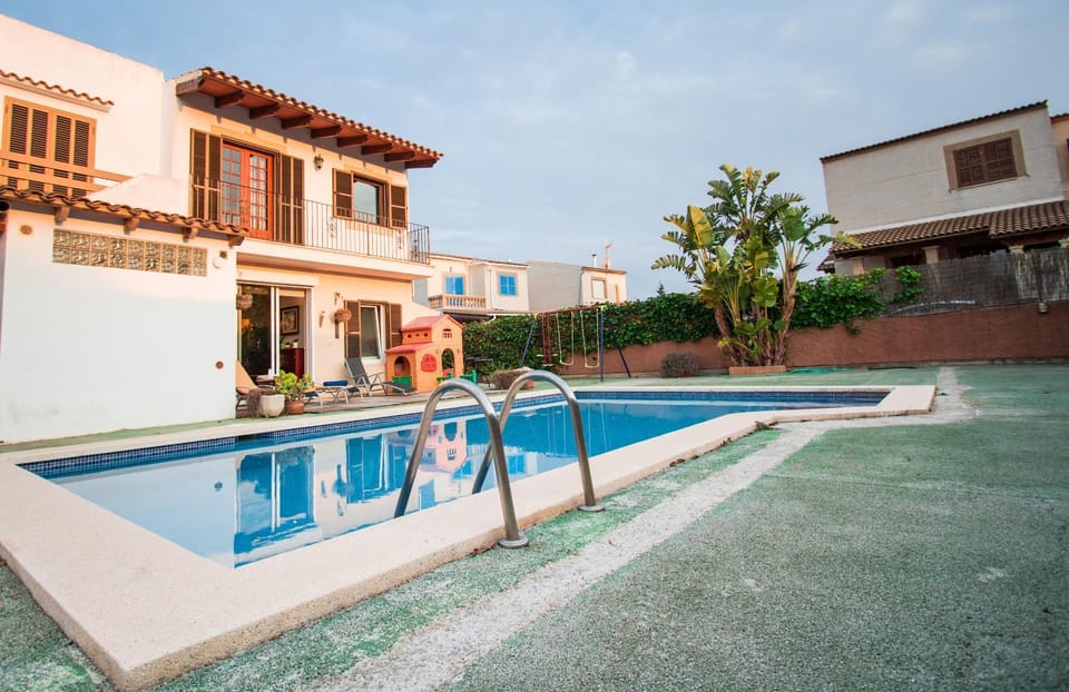 Property building, Swimming pool