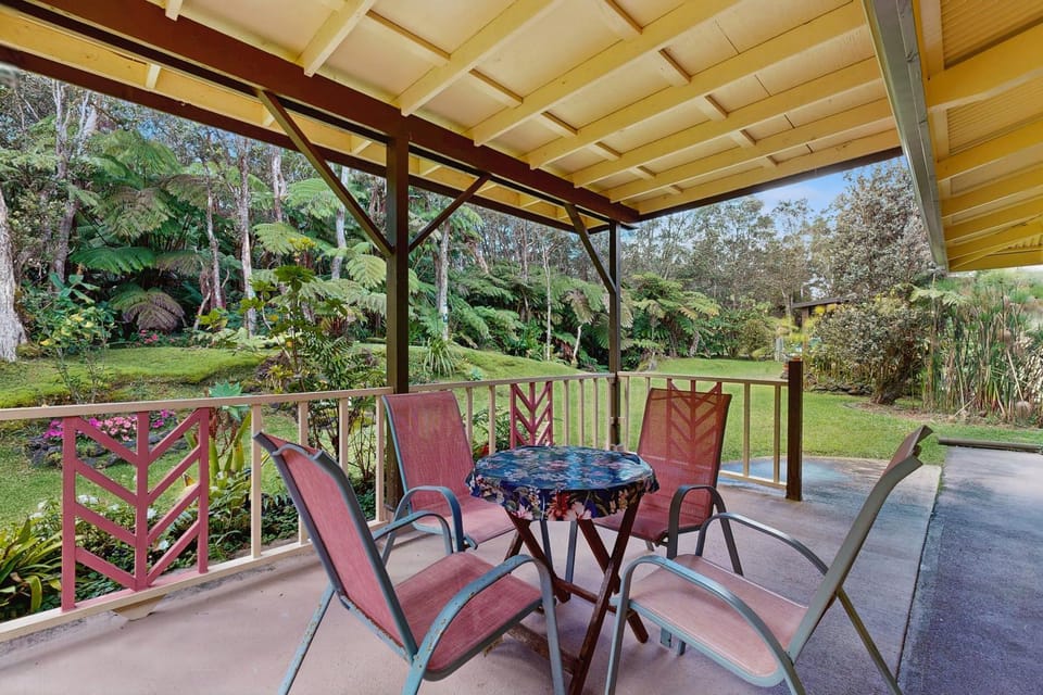 E Komo Mai Retreat Ohana House in Volcano