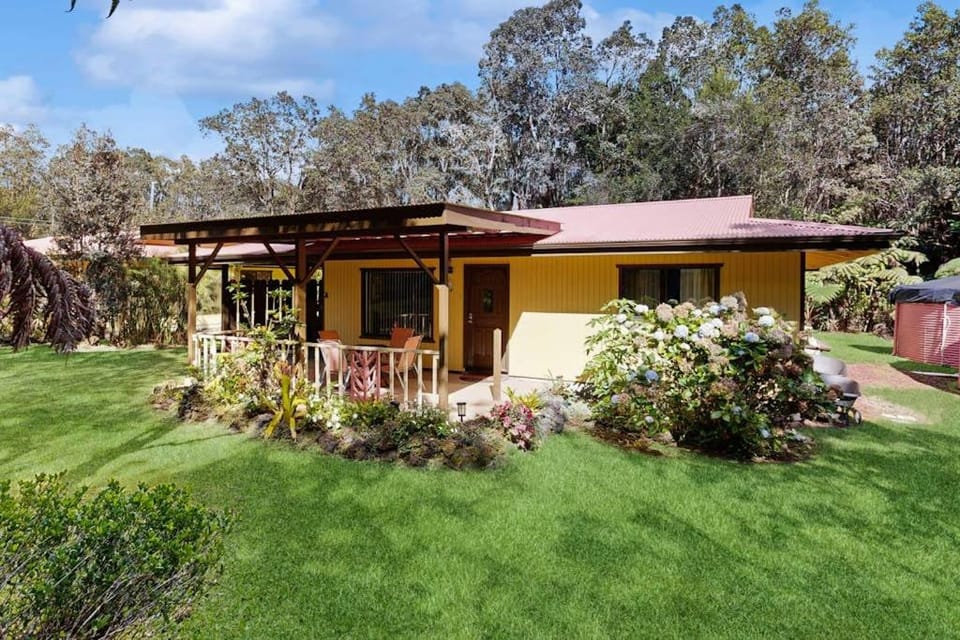 E Komo Mai Retreat Ohana House in Volcano