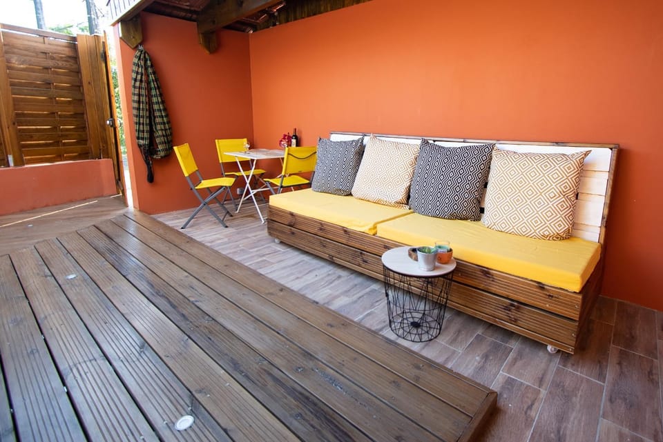 Patio, Balcony/Terrace, Living room, Seating area, Dining area