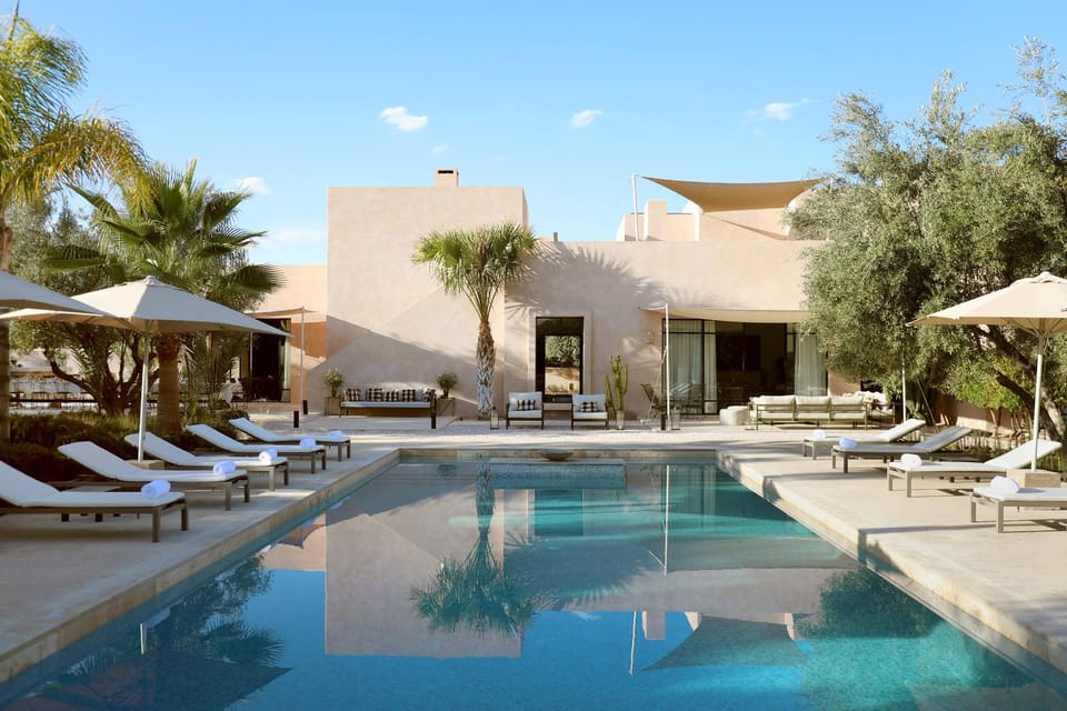 Property building, Swimming pool, Swimming pool